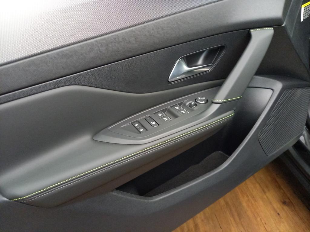 PEUGEOT 408 1.6 PHEV 180 GT