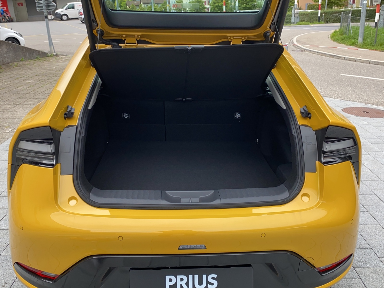 TOYOTA Prius 2.0 Plug-In-Hybrid 