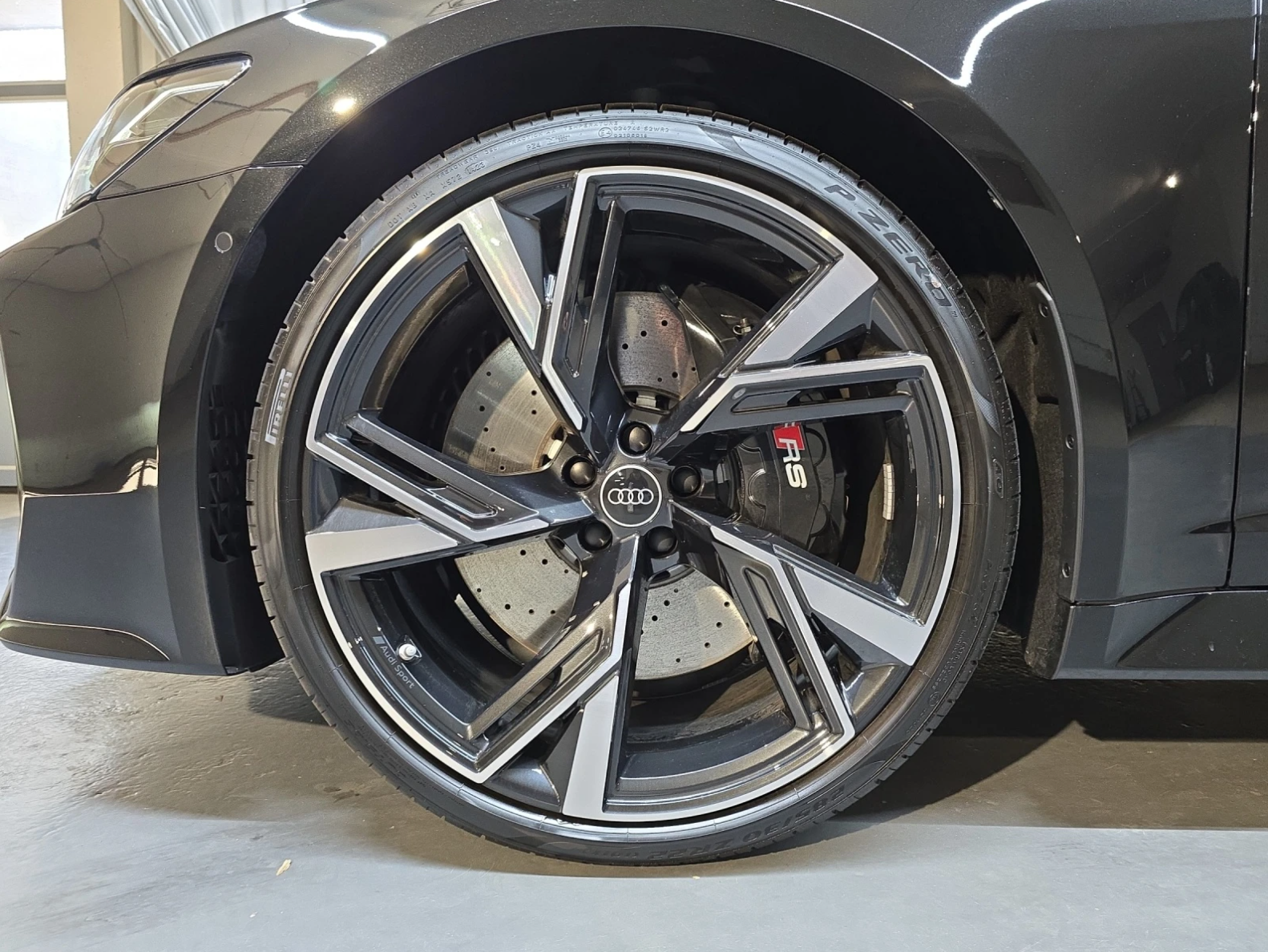 AUDI RS6 Avant 4.0 TFSI V8 Performance quattro