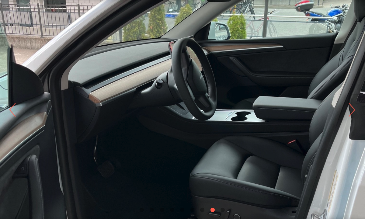 TESLA MODEL Y