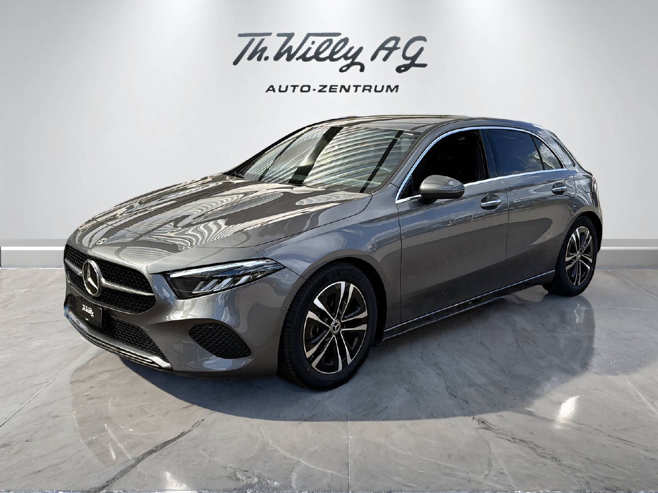MERCEDES-BENZ A 180 Progressive