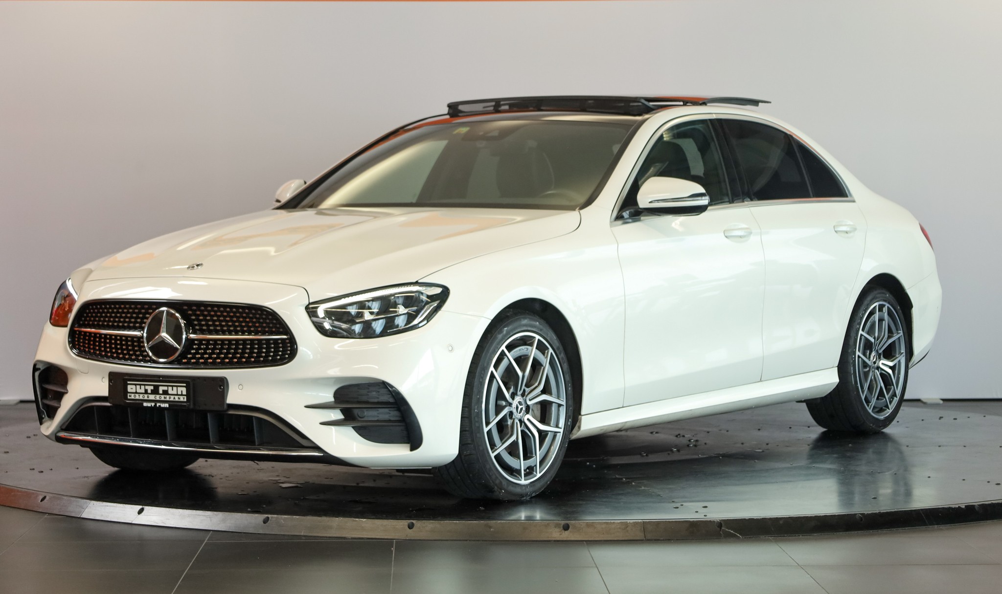 MERCEDES-BENZ E 220 d 4Matic AMG Line 9G-Tronic