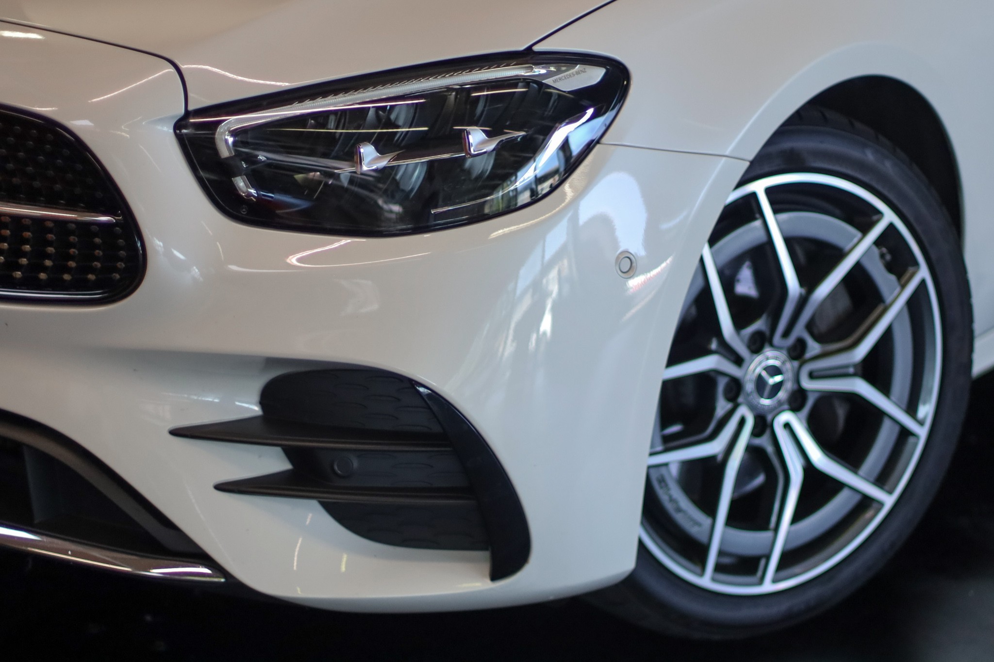 MERCEDES-BENZ E 220 d 4Matic AMG Line 9G-Tronic