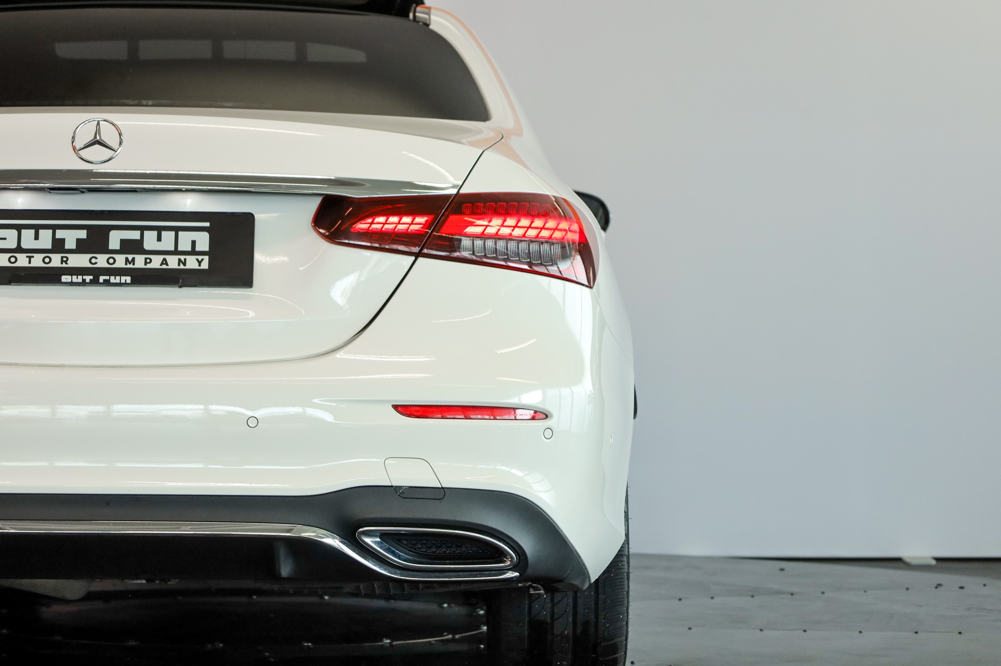 MERCEDES-BENZ E 220 d 4Matic AMG Line 9G-Tronic