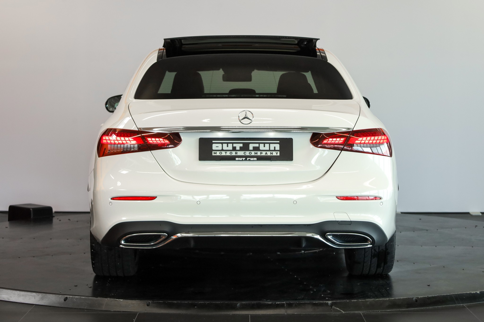 MERCEDES-BENZ E 220 d 4Matic AMG Line 9G-Tronic