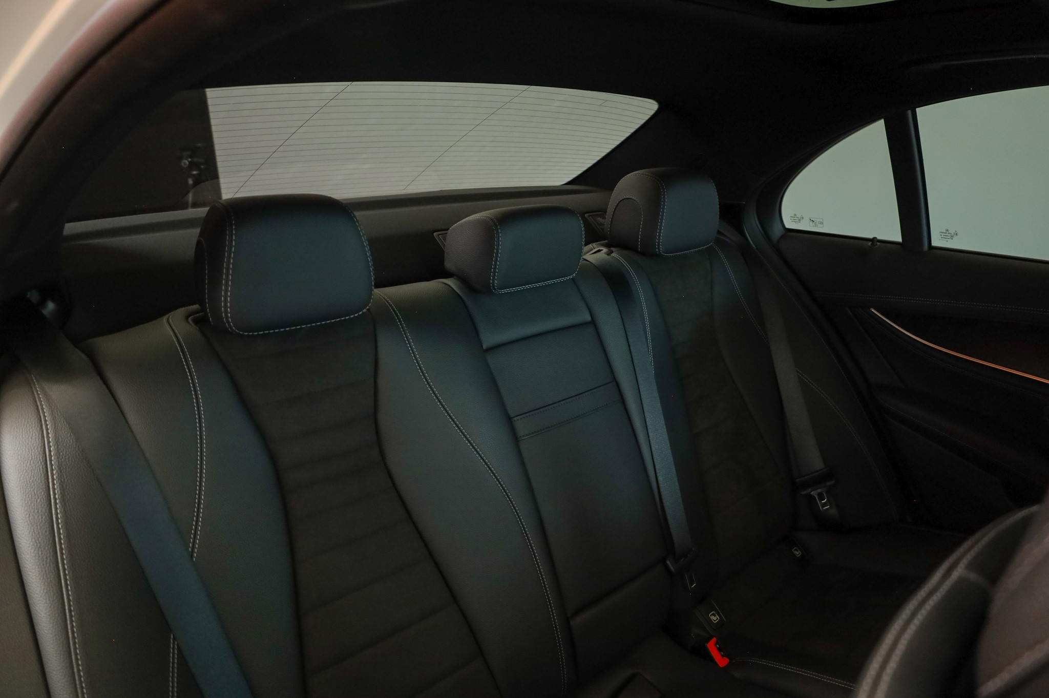 MERCEDES-BENZ E 220 d 4Matic AMG Line 9G-Tronic