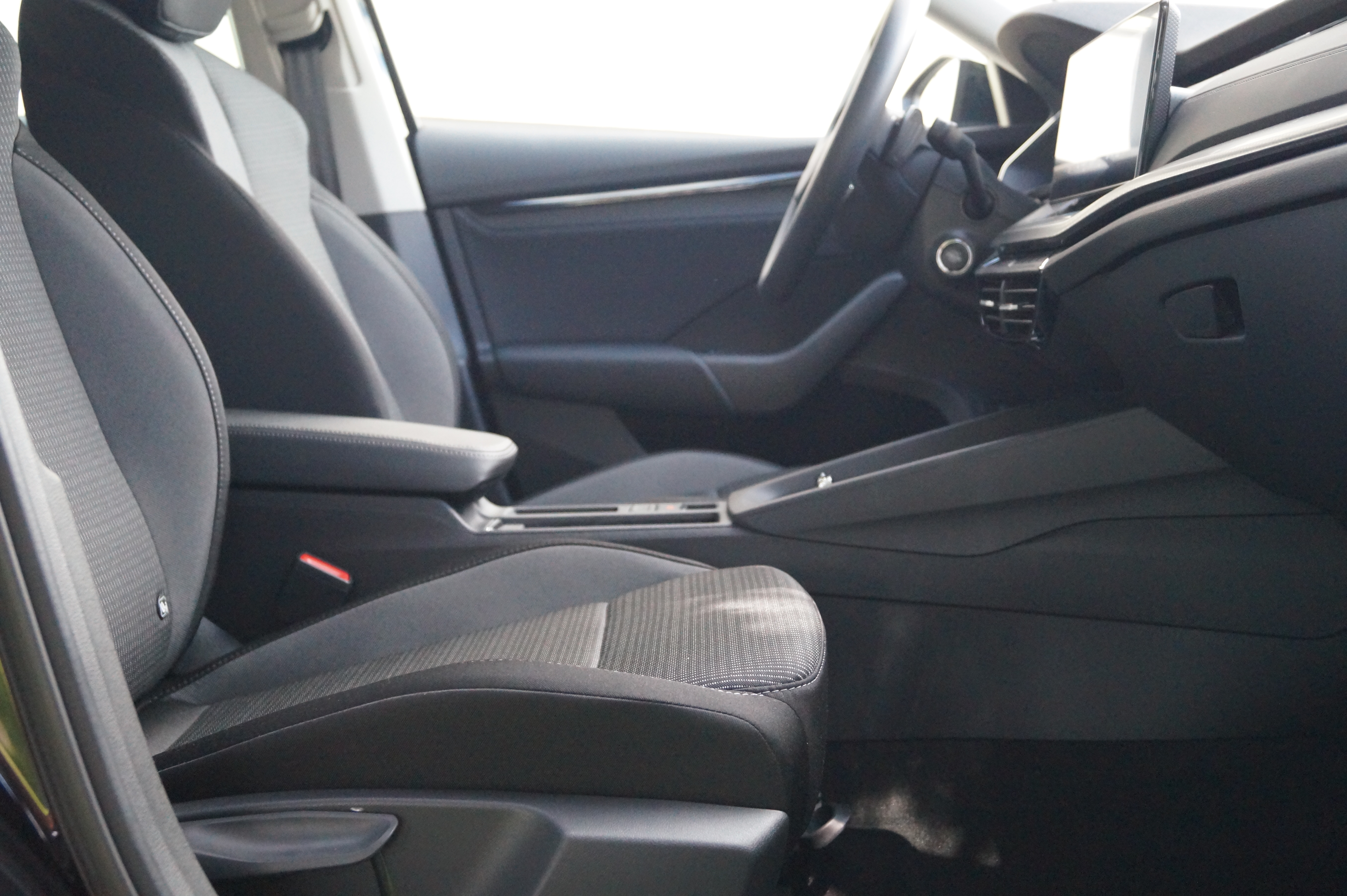 SKODA Octavia Combi 1.4 TSI Plug-in-Hybrid • Wireless Apple CarPlay / Android Auto • RFK