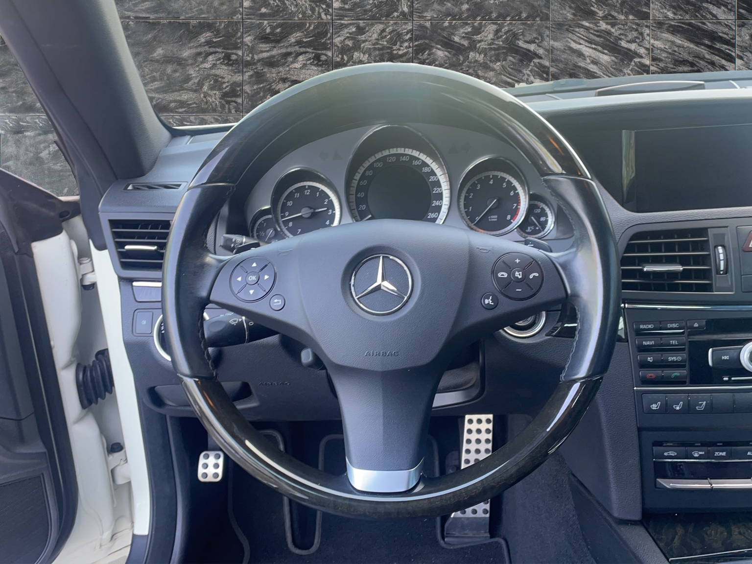 MERCEDES-BENZ E 250