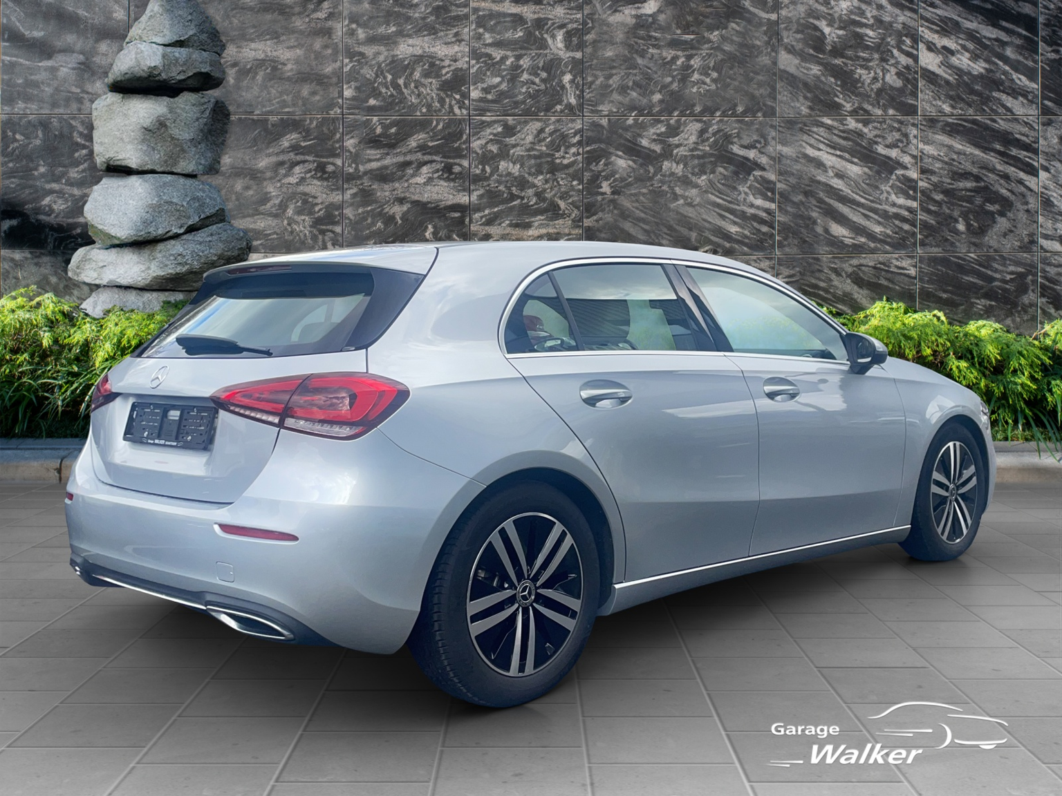 MERCEDES-BENZ A 180