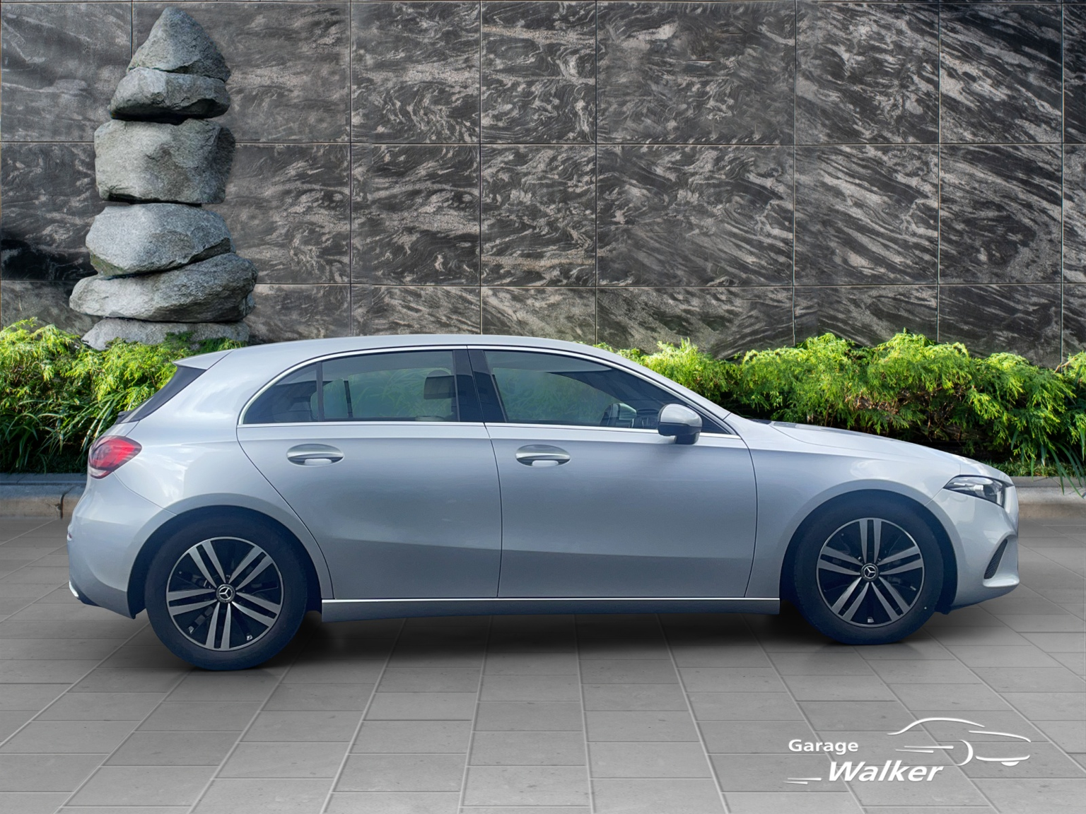 MERCEDES-BENZ A 180