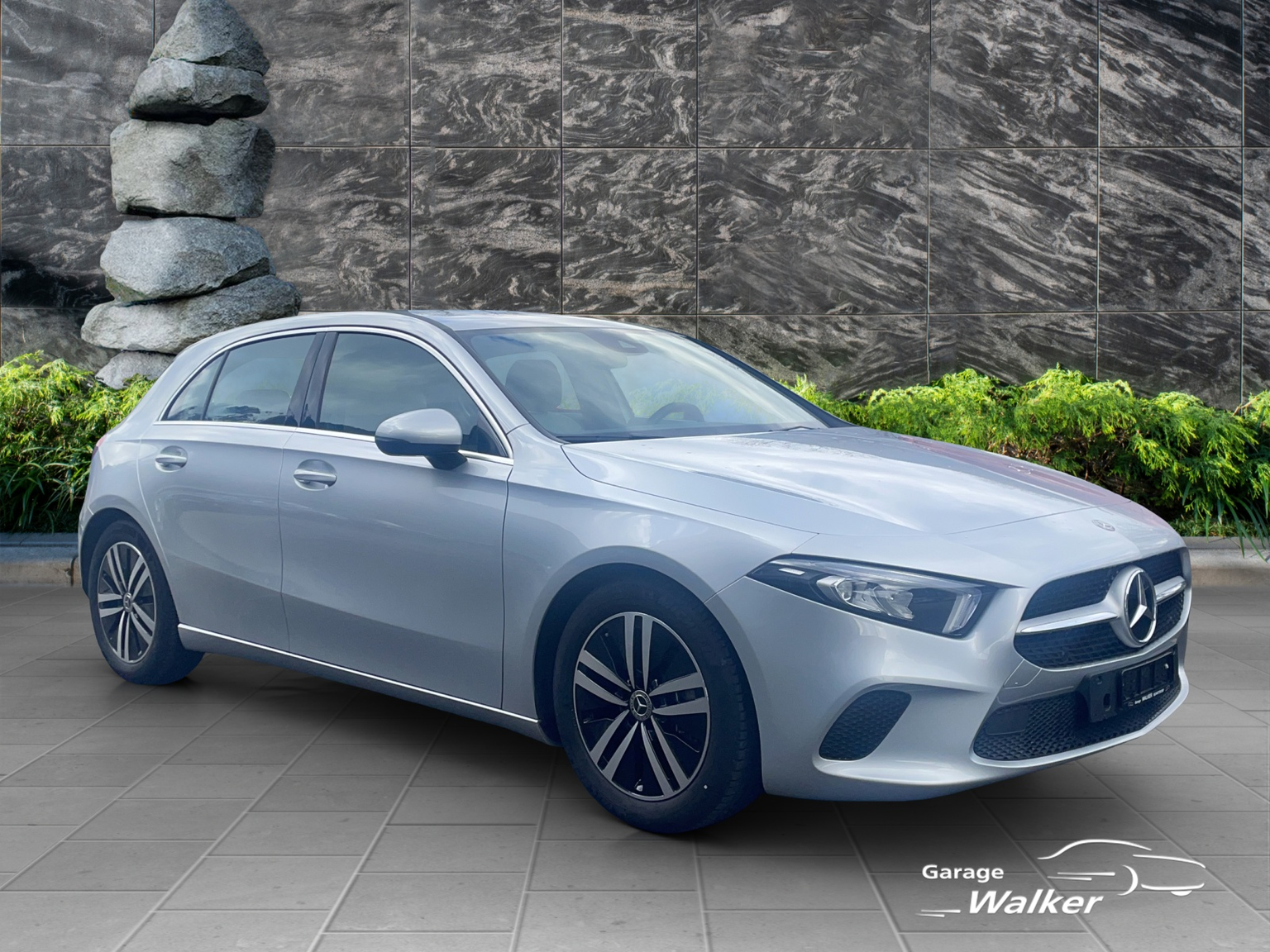 MERCEDES-BENZ A 180