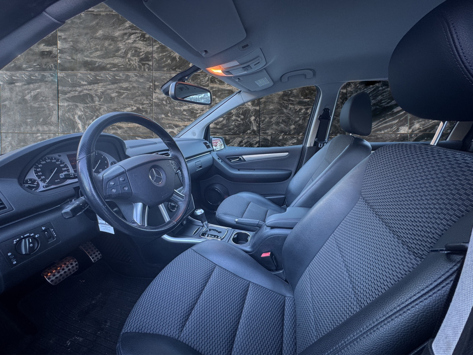 MERCEDES-BENZ B 200