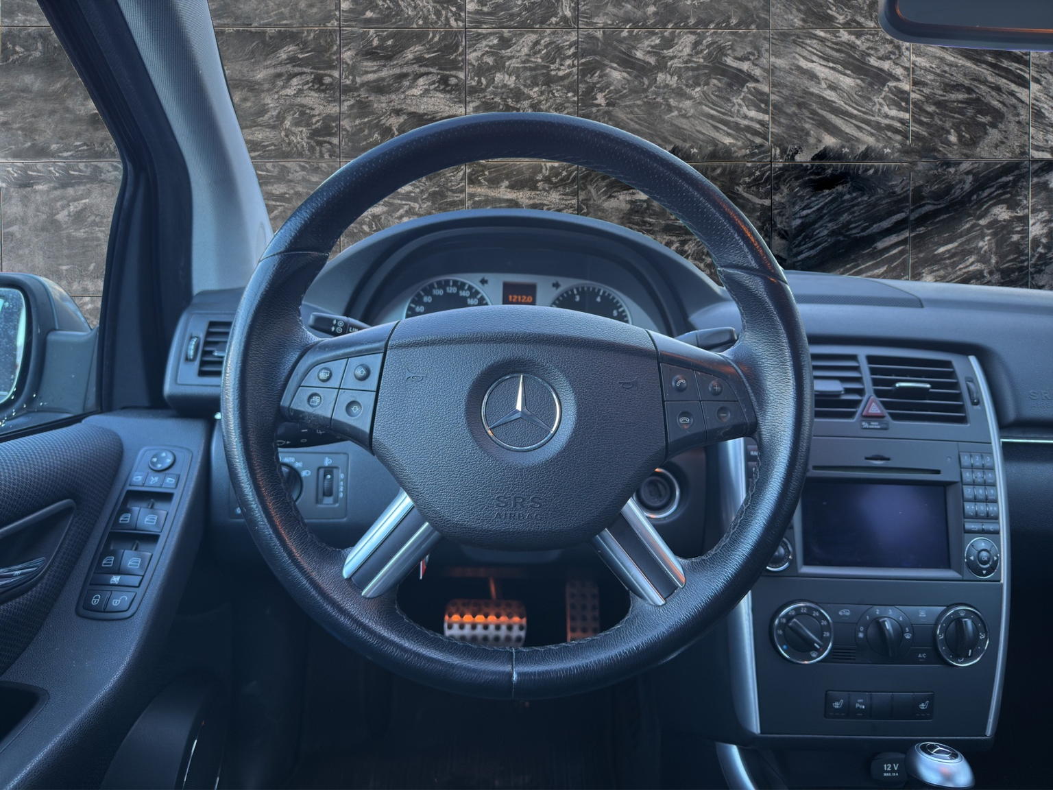 MERCEDES-BENZ B 200