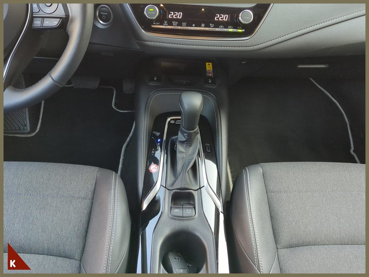 TOYOTA Corolla 2.0 HSD Trend