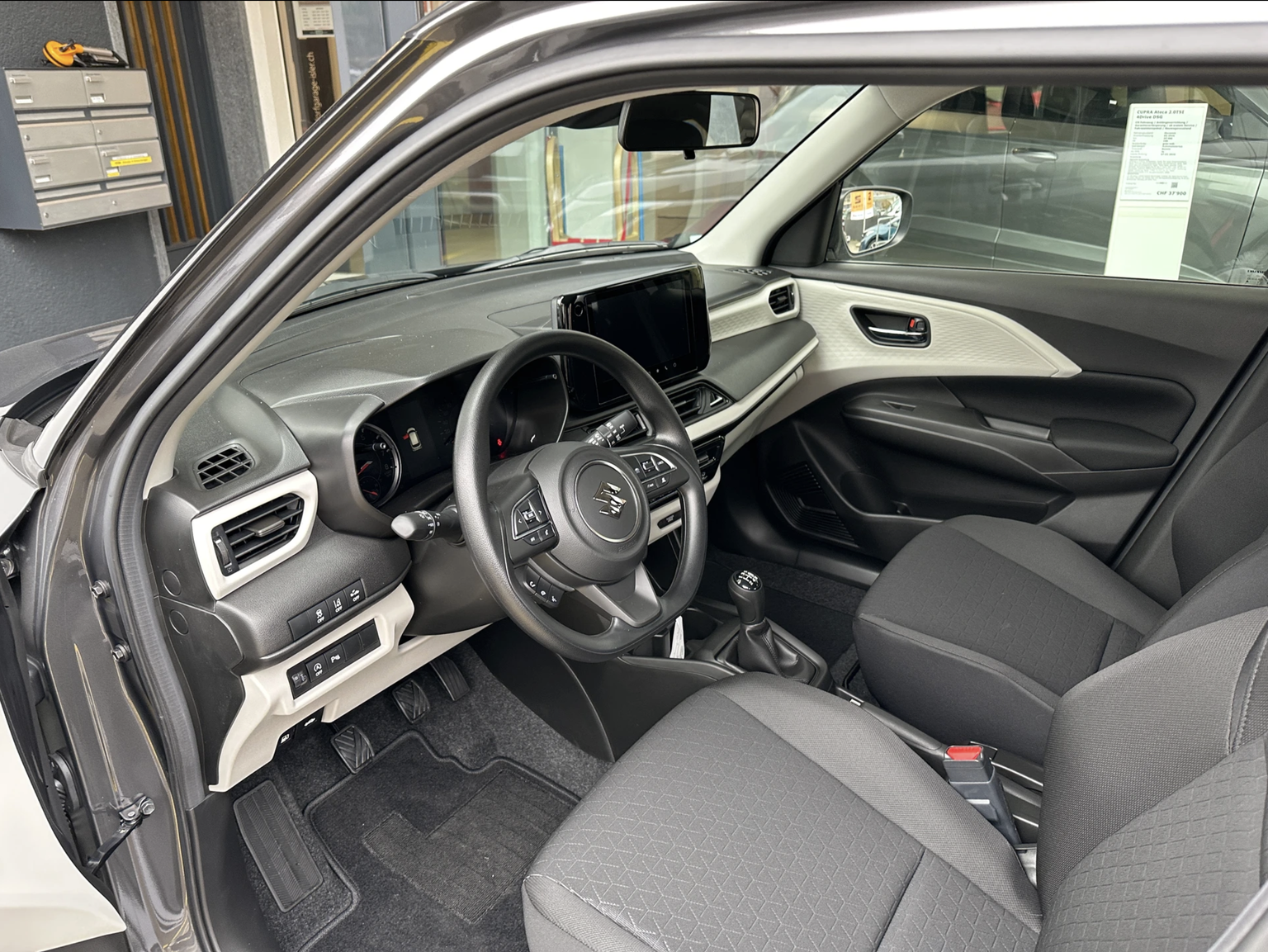 SUZUKI Swift 1.2 Unico Hybrid