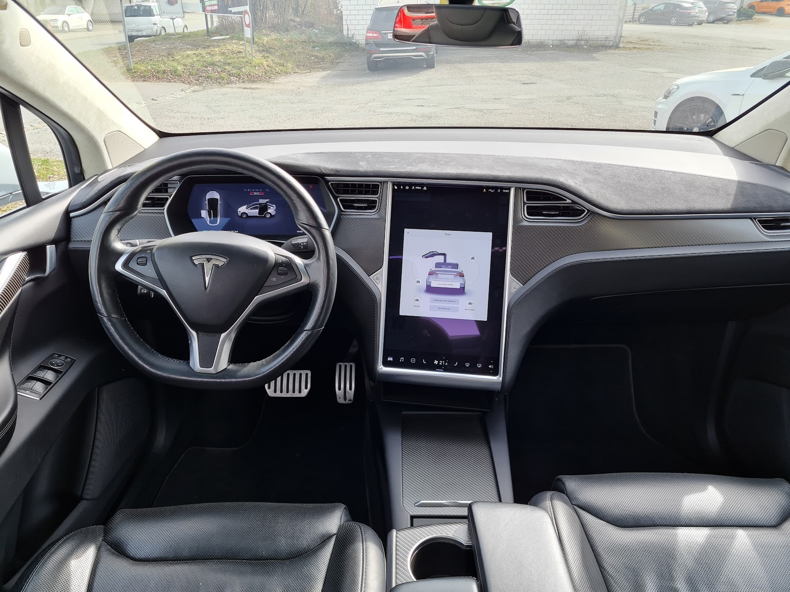 TESLA Model X 90 D Performance