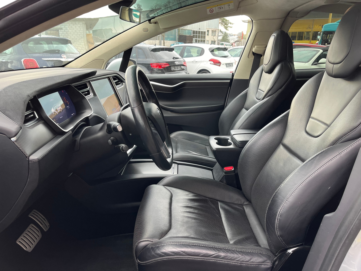 TESLA Model X 90 D Performance