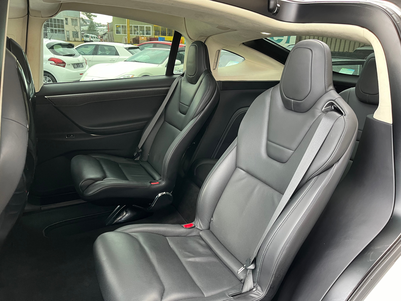 TESLA Model X 90 D Performance