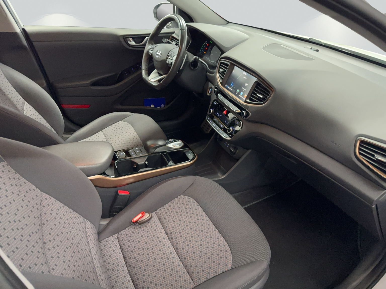 HYUNDAI Ioniq Launch Plus