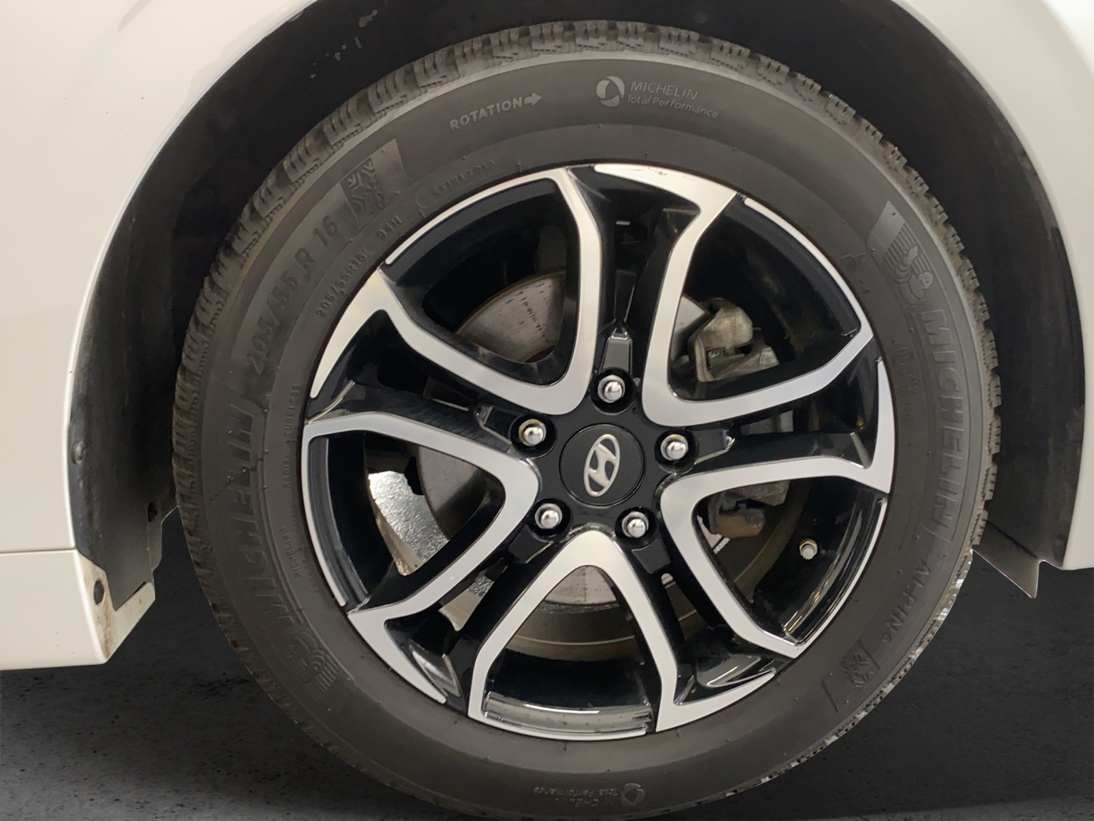HYUNDAI Ioniq Launch Plus