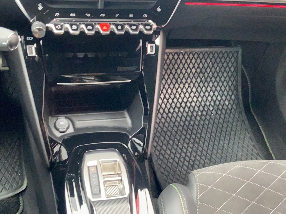 PEUGEOT 2008 Elektro-GT Pack