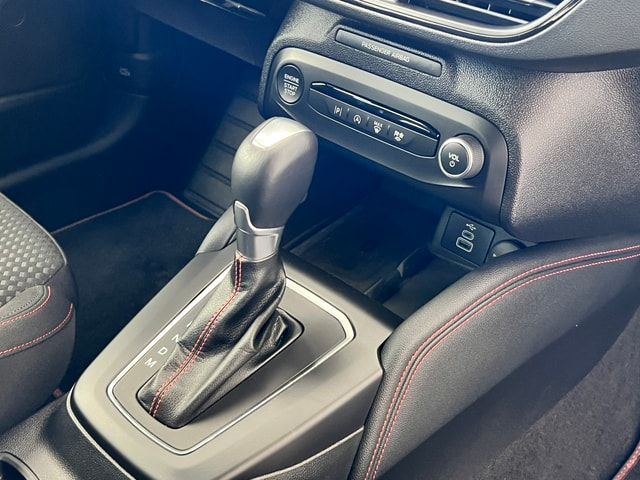 FORD Focus 1.0 MHEV ST-Line Automat (Limousine)