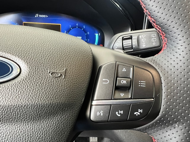 FORD Focus 1.0 MHEV ST-Line Automat (Limousine)