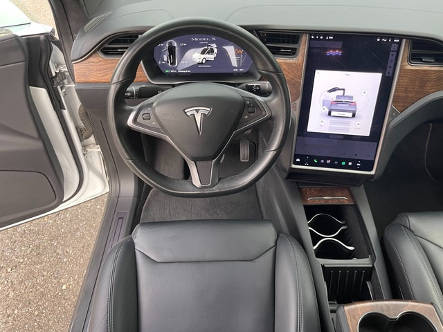 TESLA Model X Maximale-Reichweite (SUV / Geländewagen)