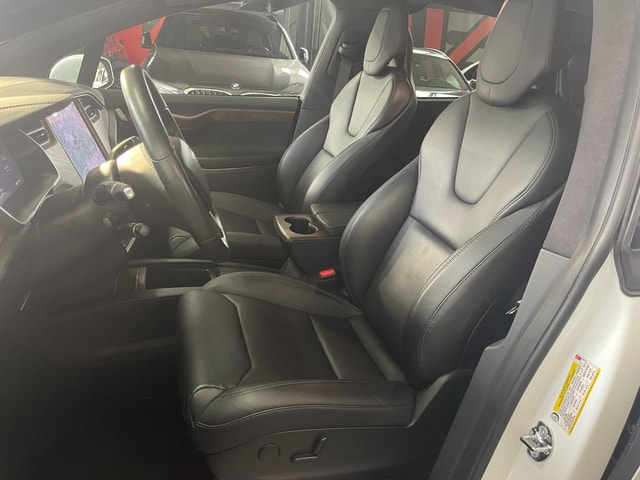 TESLA Model X Maximale-Reichweite (SUV / Geländewagen)