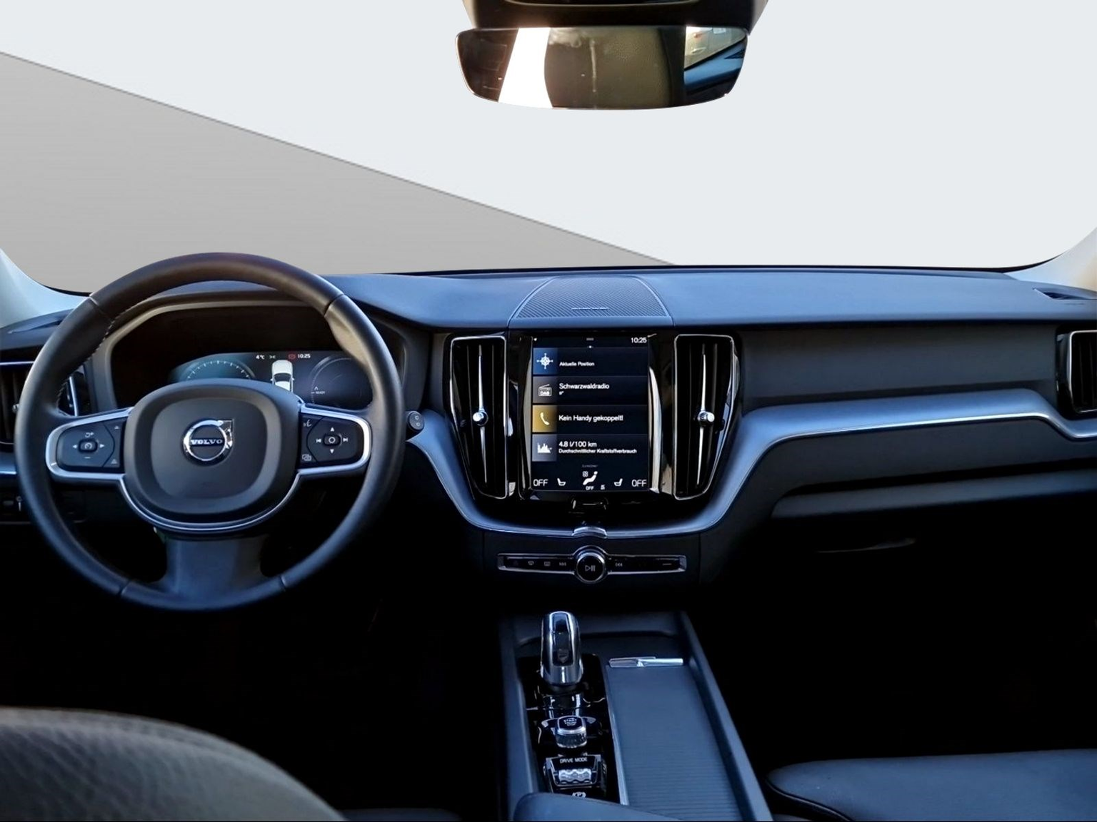 VOLVO XC60 2.0 T8 TE Momentum eAWD