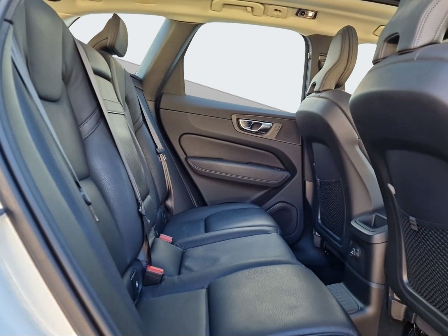 VOLVO XC60 2.0 T8 TE Momentum eAWD