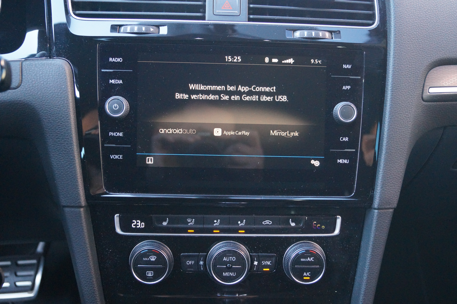 VW Golf VII GTE DSG PHEV • Standheizung • ACC • Navi