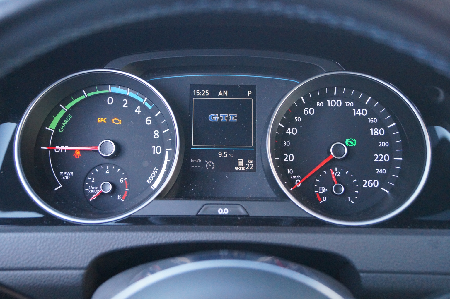 VW Golf VII GTE DSG PHEV • Standheizung • ACC • Navi