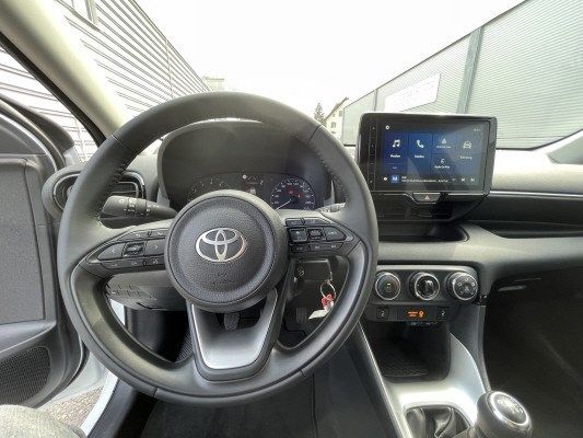 TOYOTA Yaris 1.5 Trend