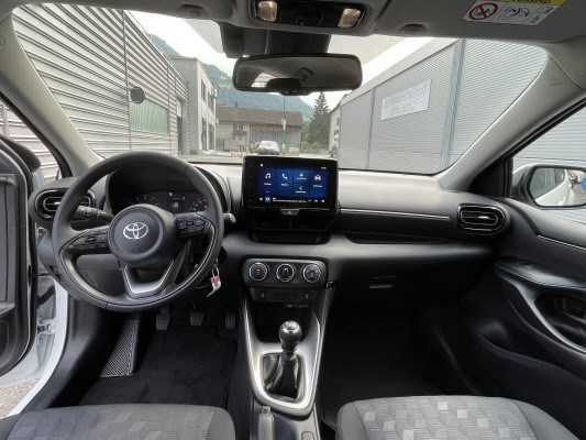 TOYOTA Yaris 1.5 Trend