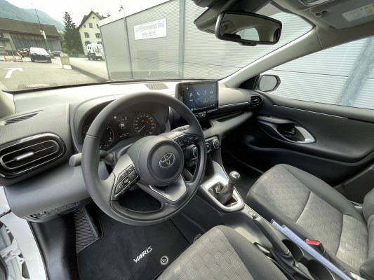 TOYOTA Yaris 1.5 Trend