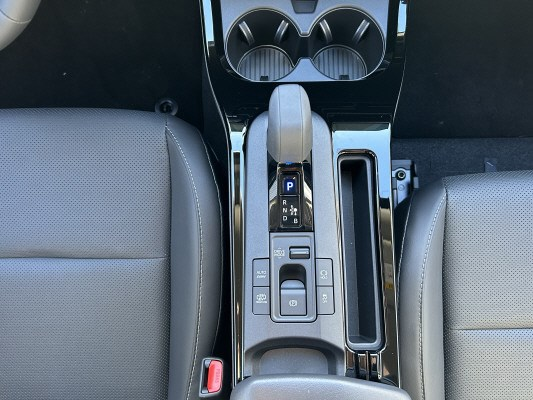 TOYOTA Prius 2.0 VVT-i PiH Prem.