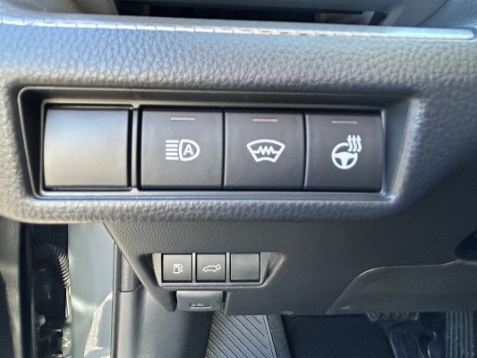 TOYOTA Prius 2.0 VVT-i PiH Prem.