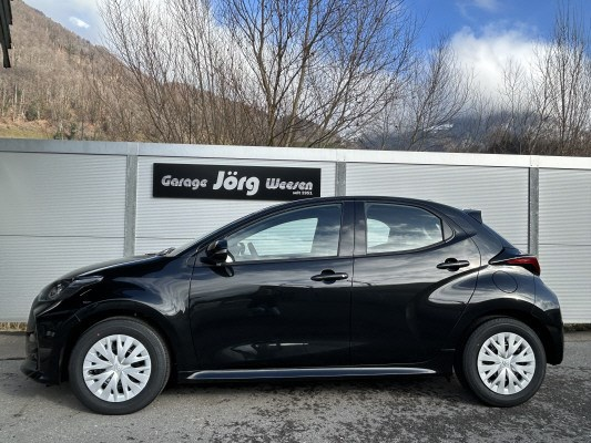 TOYOTA Yaris 1.5 Comfort e-CVT