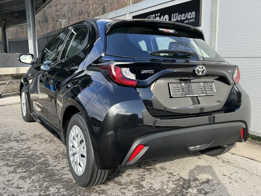 TOYOTA Yaris 1.5 Comfort e-CVT