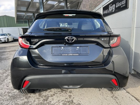 TOYOTA Yaris 1.5 Comfort e-CVT