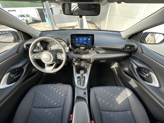 TOYOTA Yaris 1.5 Comfort e-CVT