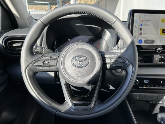 TOYOTA Yaris 1.5 Trend e-CVT