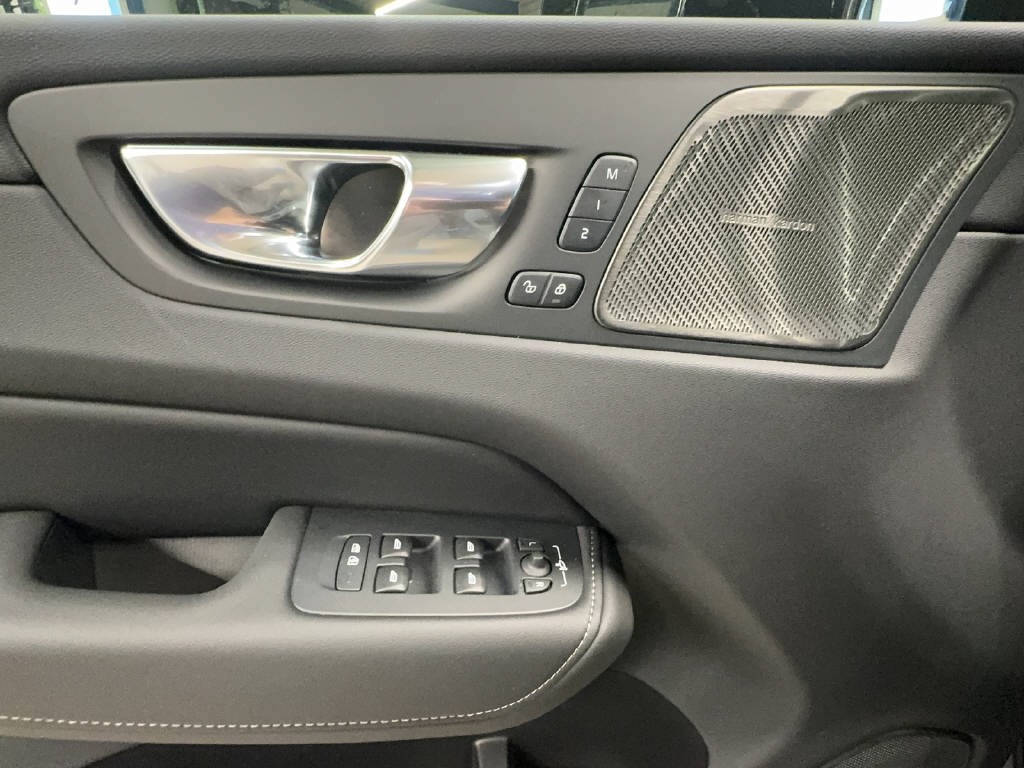VOLVO XC60 2.0 T8 TE Ultra Dark eAWD