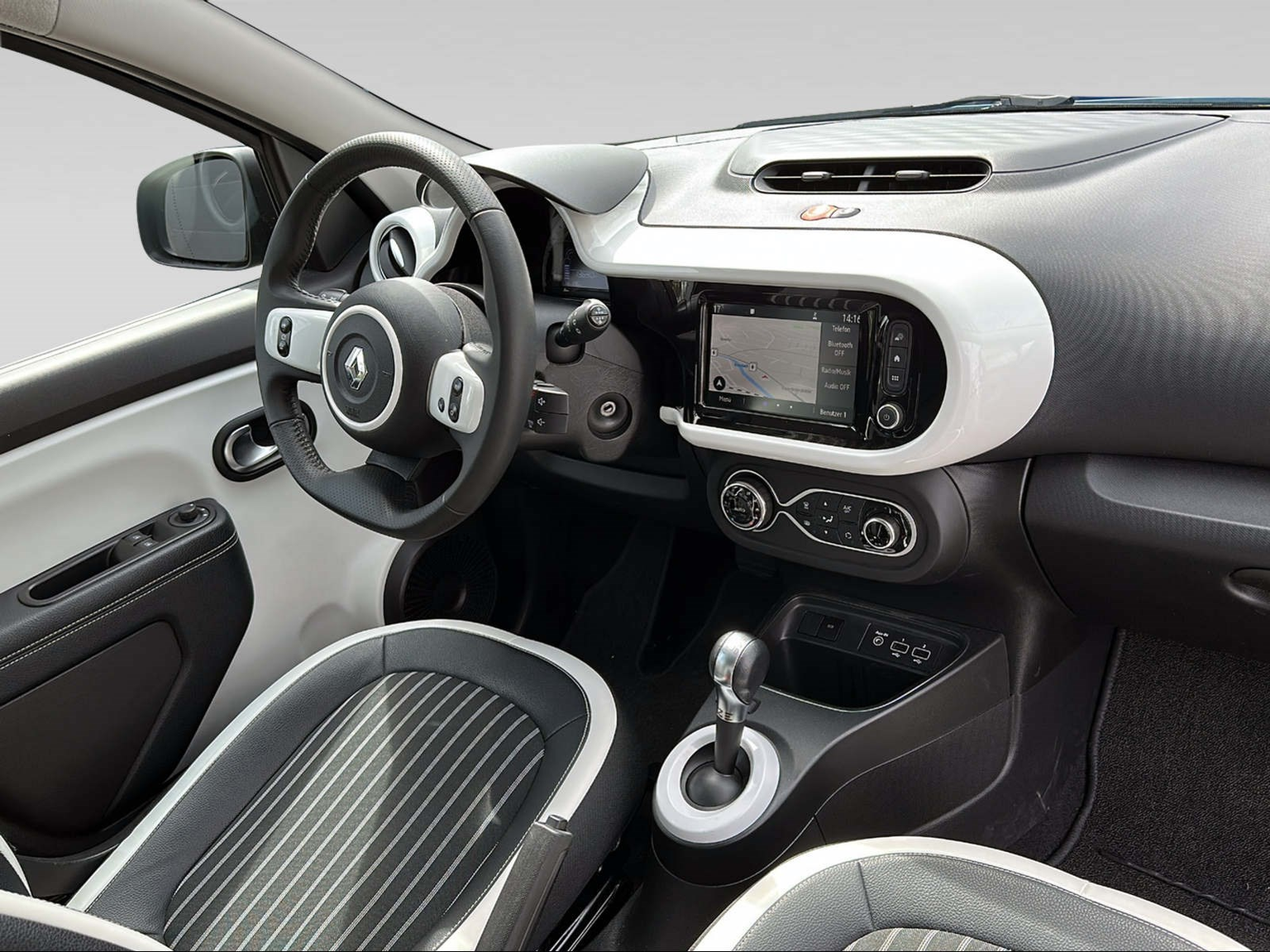 RENAULT Twingo E-Tech Intens