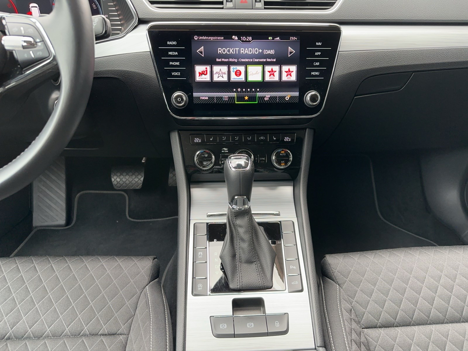 SKODA Superb Combi 2.0 TDI 200 Ambition 4x4 DSG