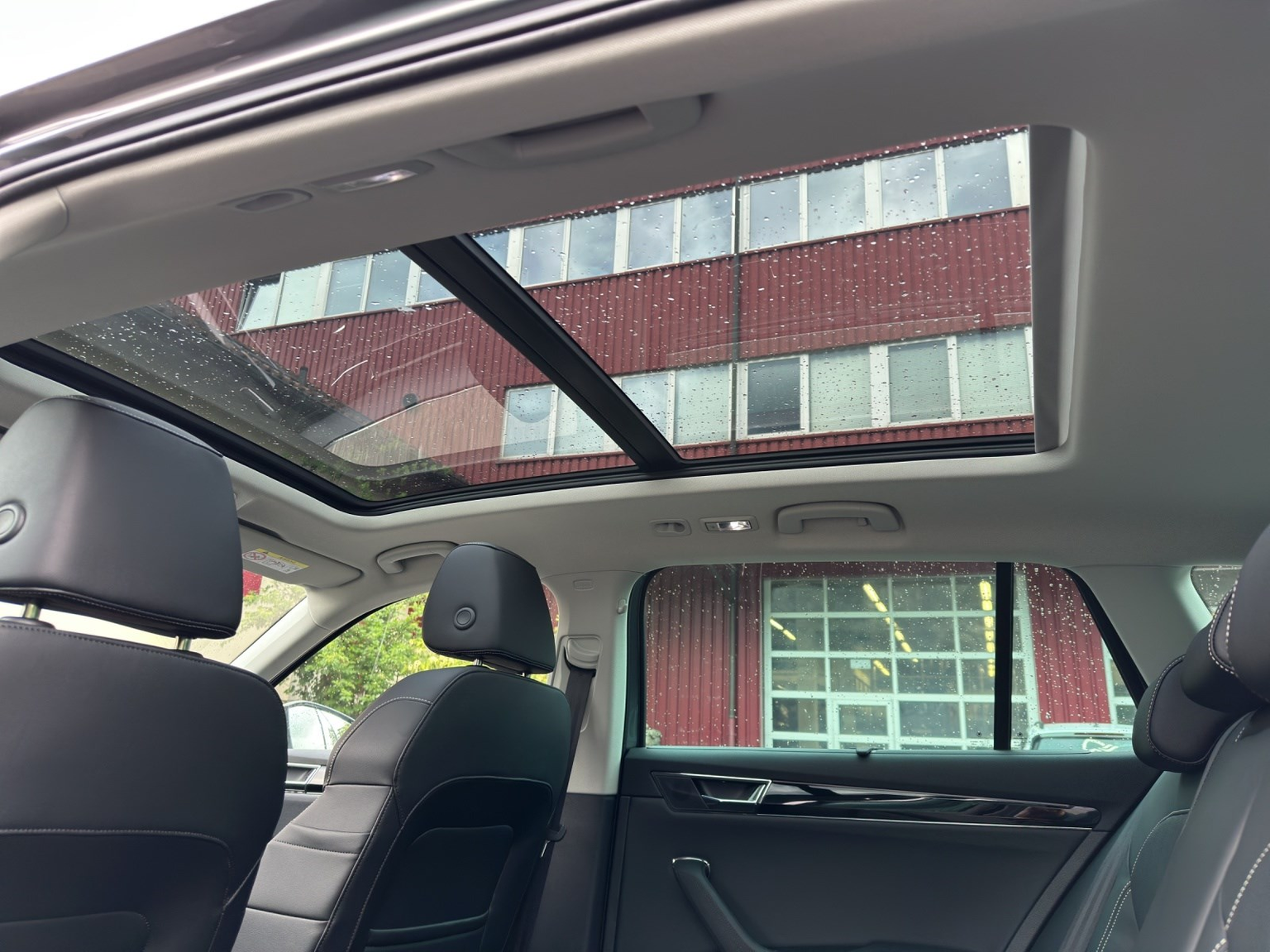 SKODA Superb Combi 2.0 TSI 280 L & K 4x4 DSG