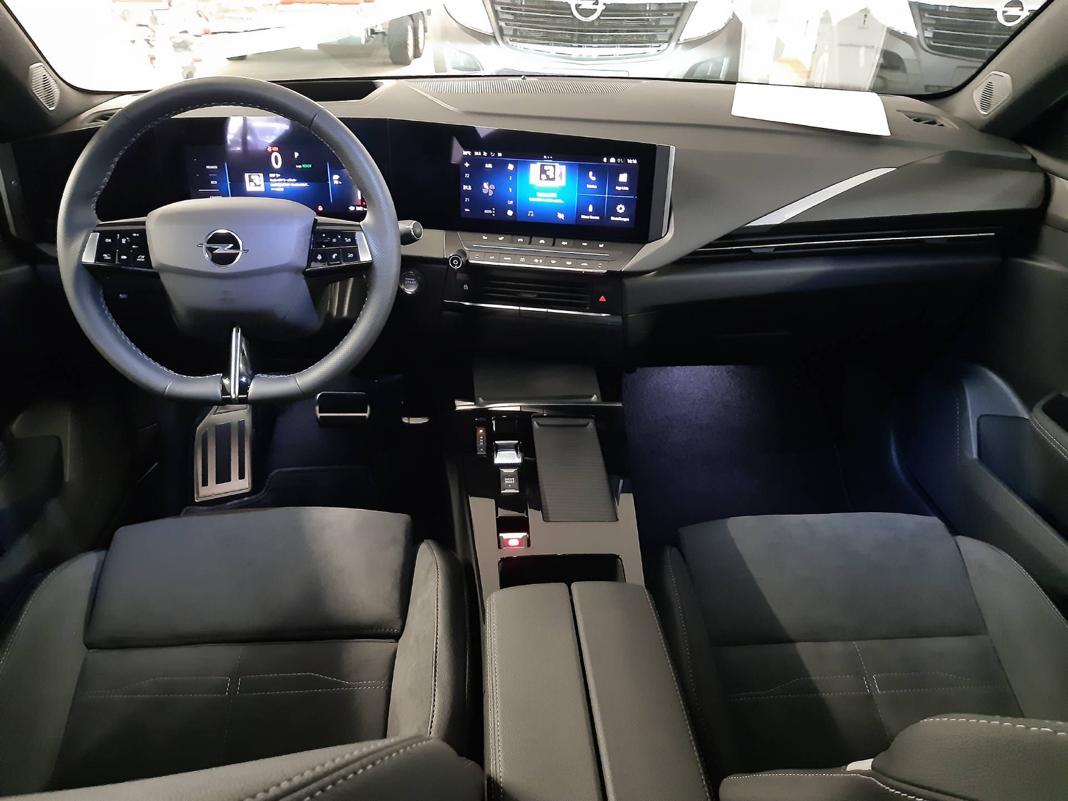OPEL Astra-e Swiss Plus