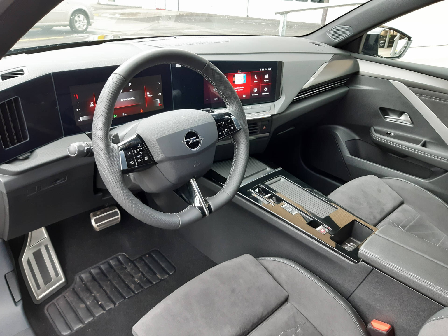 OPEL Astra Sports Tourer 1.2 T 130 Swiss Plus