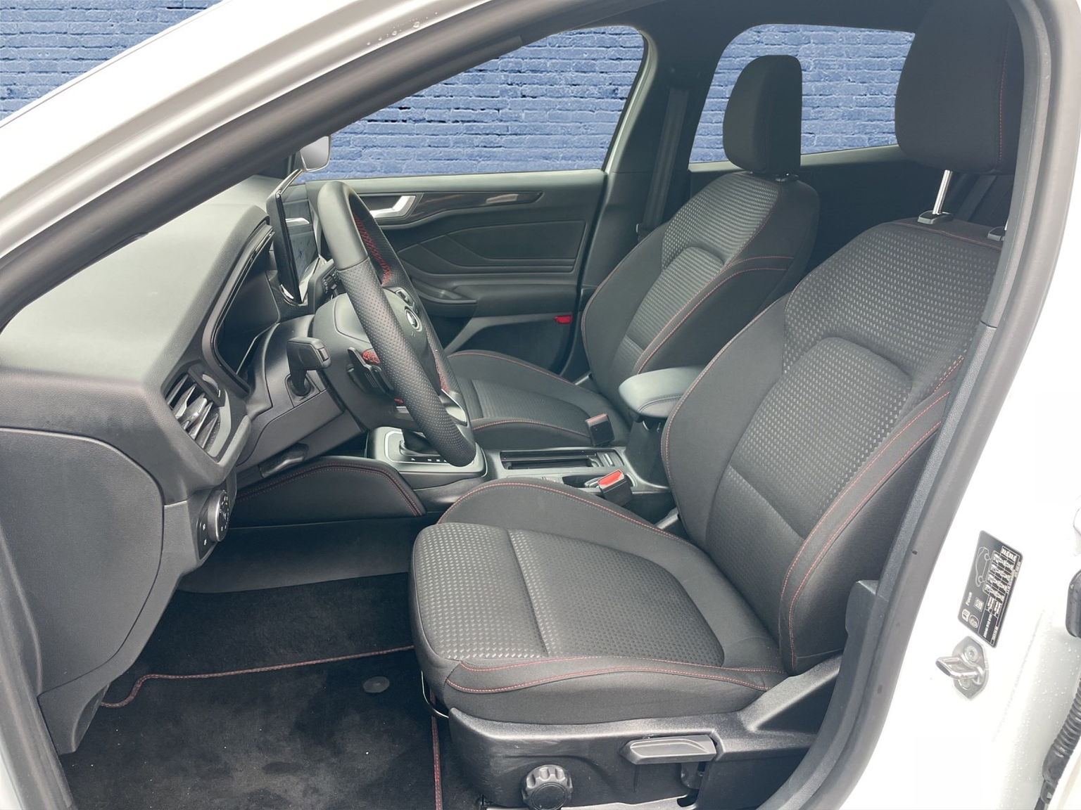 FORD Focus Station Wagon 1.0i EcoB Hybrid 155 ST-Line X